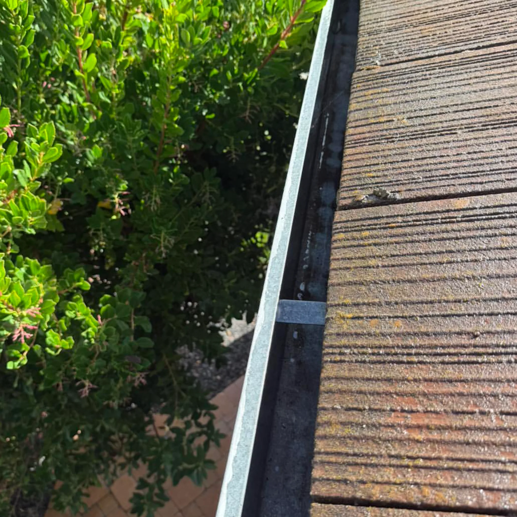 roof gutter for seasonal cleaning